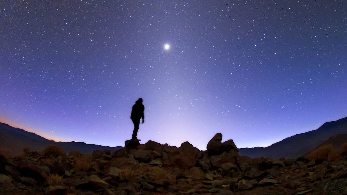 ภาพประกอบจันทรุปราคาเต็มดวง พระจันทร์สีเลือด