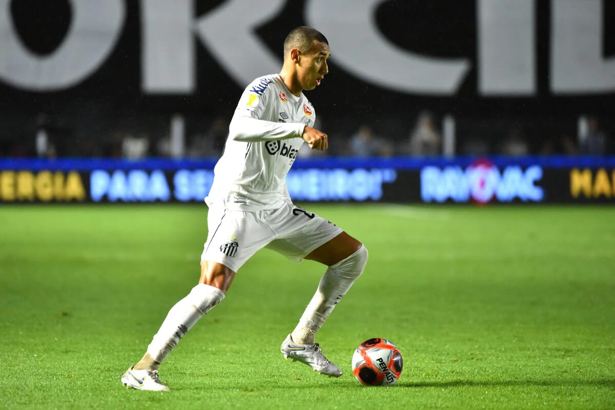 ภาพประกอบนักฟุตบอลสโมสรซานโตสและอินเตอร์นาซิอองนาล