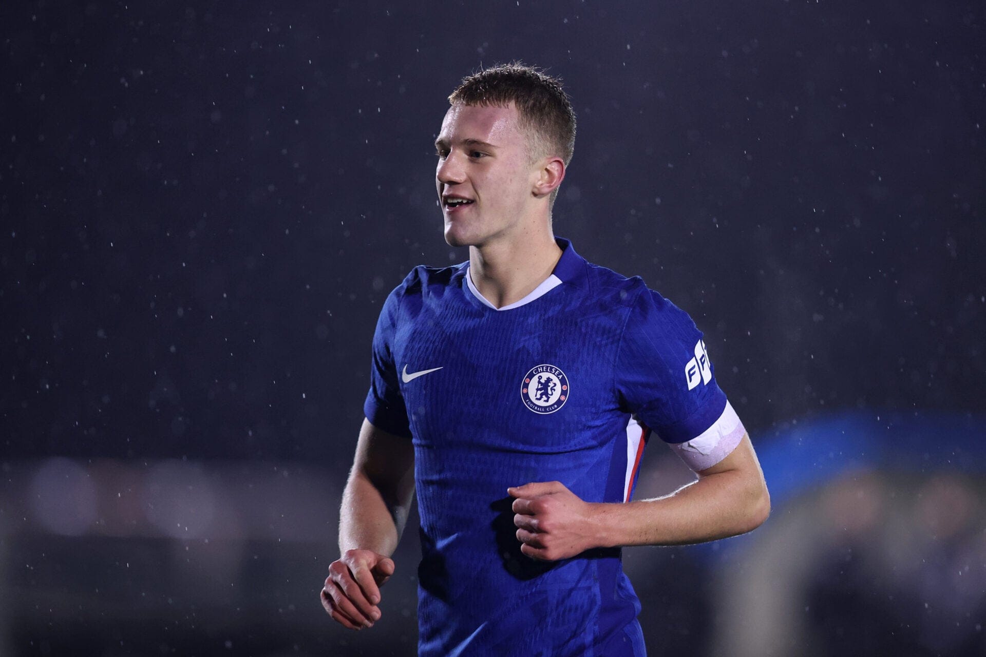 ภาพนักเตะ Chelsea กำลังแข่งขัน