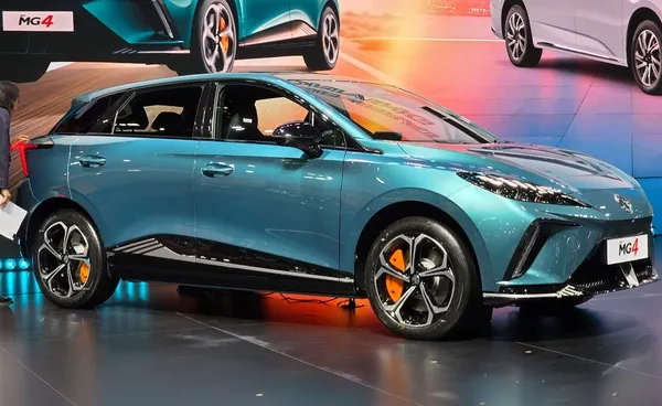 การออกแบบภายในและภายนอกของ MG IM5