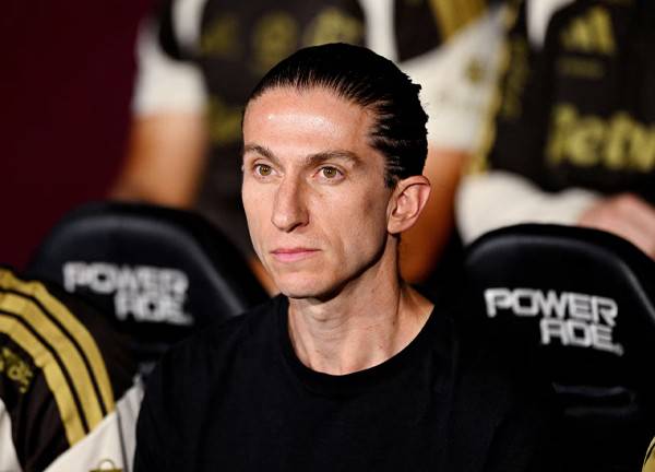 ภาพประกอบ: สโมสรเชลซีและโลโก้ BlueCo บ่งบอกถึงกลุ่มทุนเจ้าของ