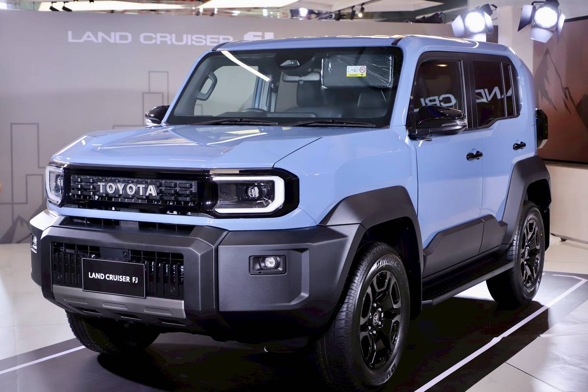 ภาพประกอบ Toyota Land Cruiser FJ