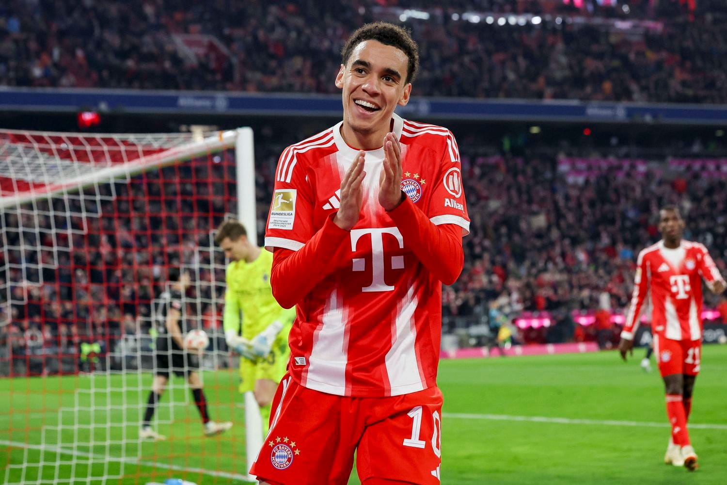 ภาพแฮร์รี่ เคน ดาวยิงบาเยิร์น มิวนิค