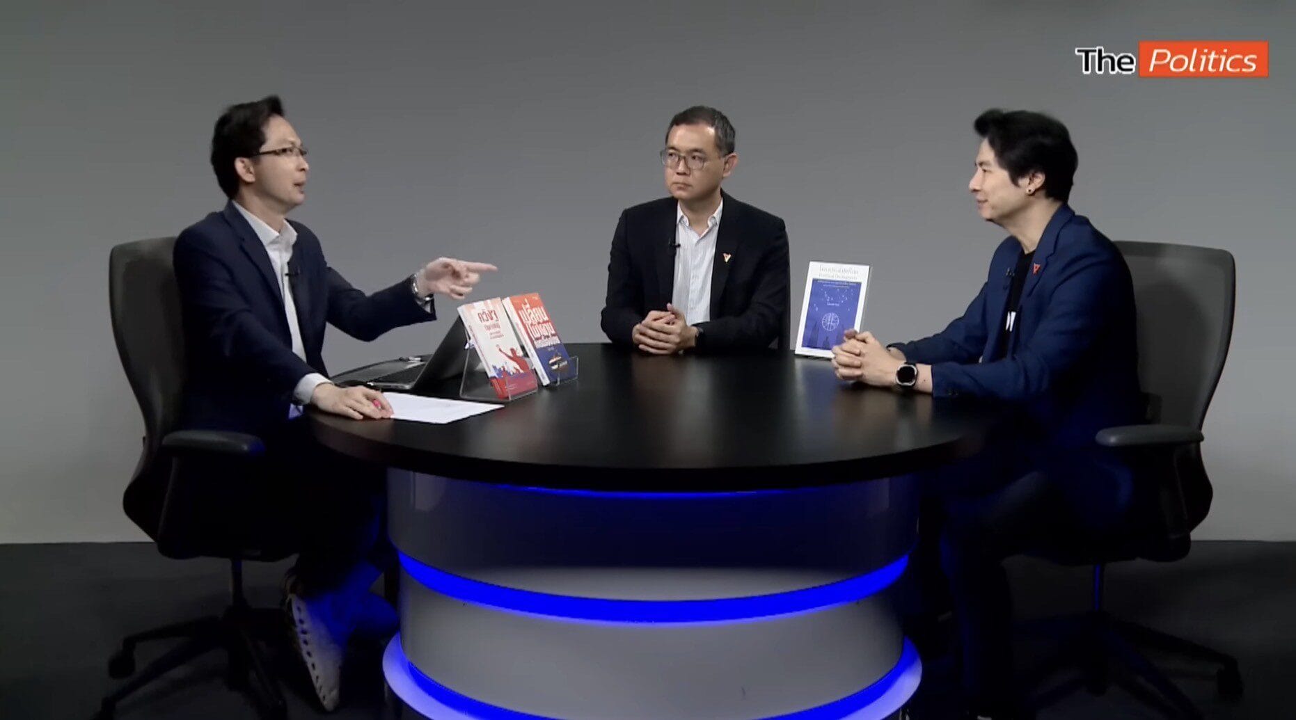 ภาวุธ พงษ์วิทยภานุ และ อิสริยะ ไพรีพ่ายฤทธิ์