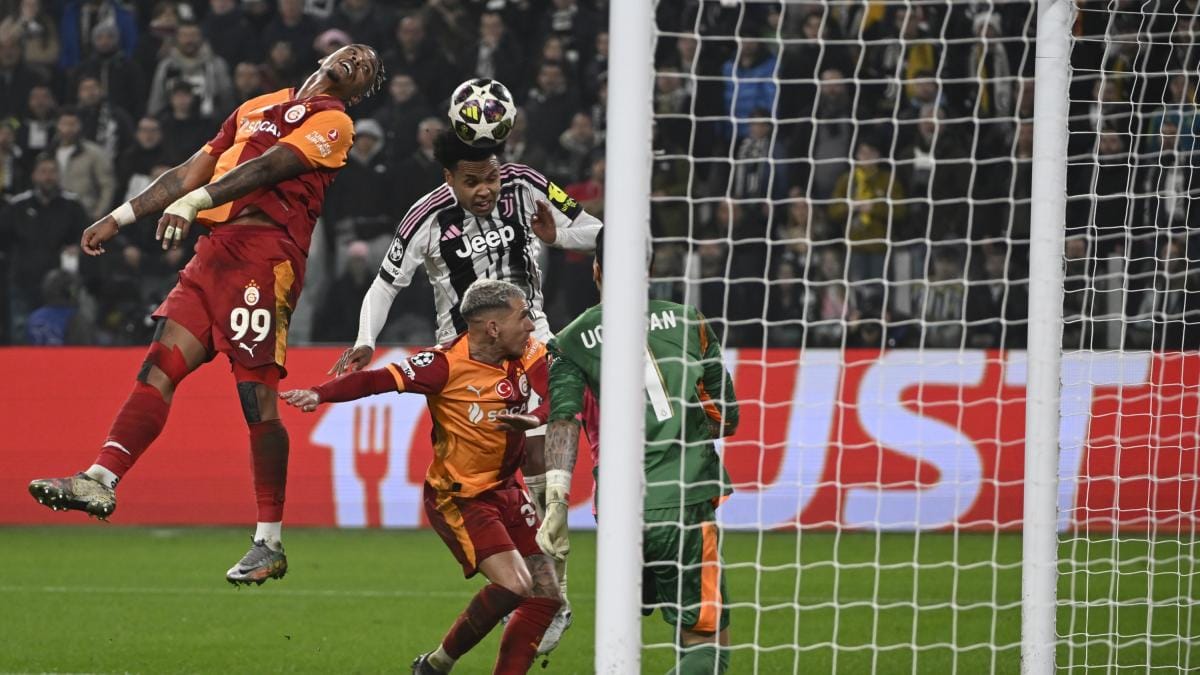 ยูเวนตุสเดือด! ใบแดงปริศนาเคลลี่ จุดระเบิดอารมณ์สปัลเล็ตติและม้านั่งสำรองในเกมสำคัญ