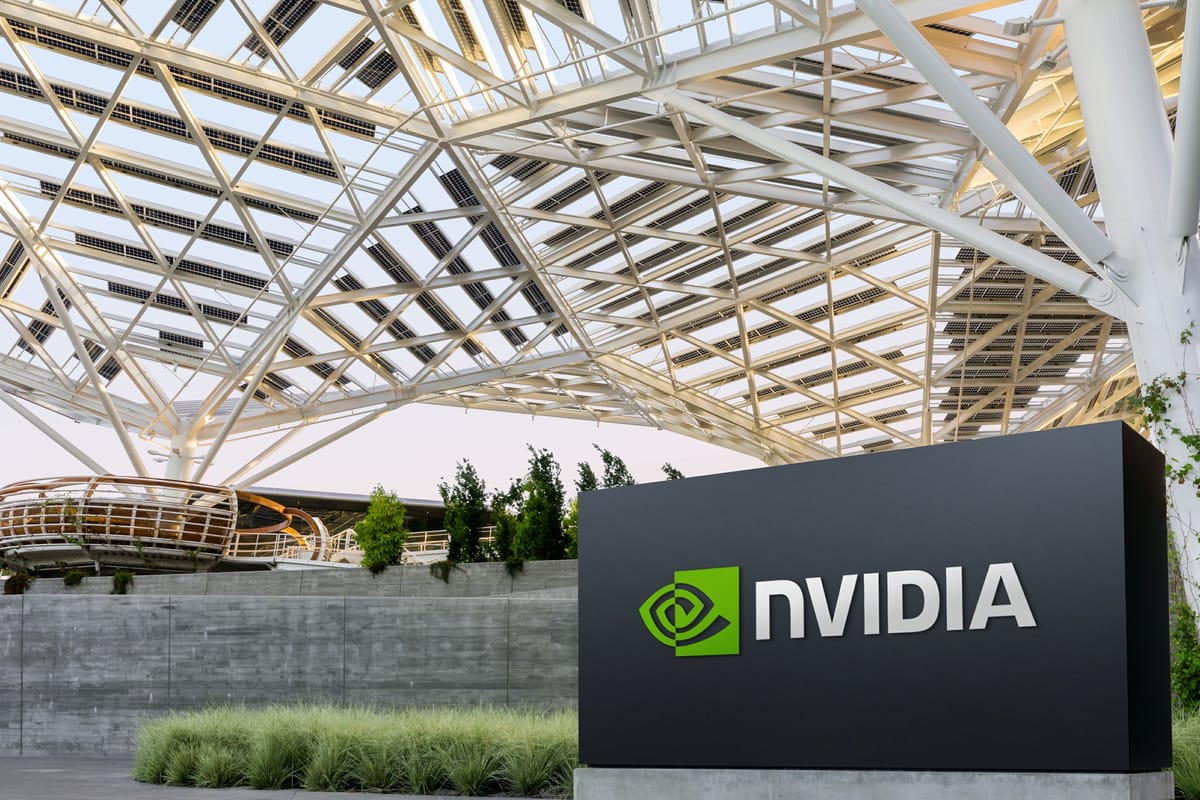 NVIDIA (NVDA): ผู้นำ AI ระดับโลก ผงาดด้วยผลประกอบการพุ่งทะยาน สู่ยุคปฏิวัติอุตสาหกรรม AI