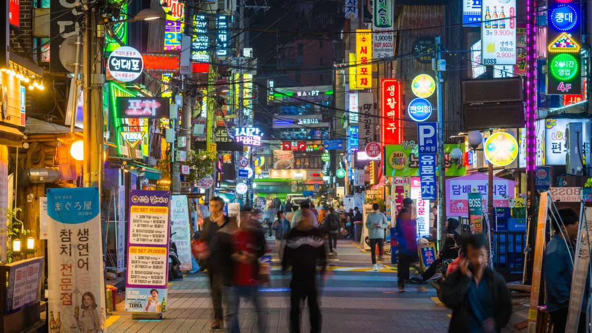 KOSPI พลิกฟื้นแรงกว่า 12%: เจาะลึกเบื้องหลังการทะยานครั้งประวัติศาสตร์และอนาคตตลาดหุ้นเกาหลีใต้