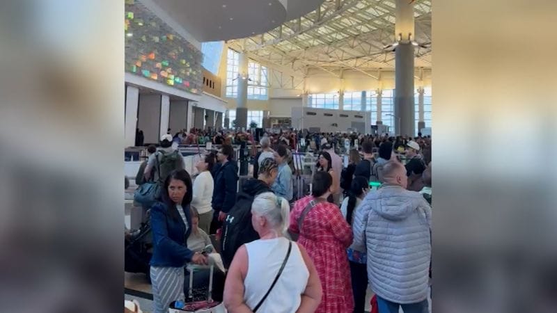 วิกฤตคิวสนามบินสหรัฐฯ: ผลพวงรัฐบาลปิดทำการและทางออกเศรษฐกิจไทยในยุคใหม่