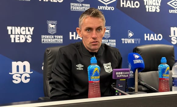 อิปสวิช ทาวน์ vs เลสเตอร์ ซิตี้: ศึกเดิมพันสูงลิ่ว และความหวังที่จะลบล้างประวัติศาสตร์