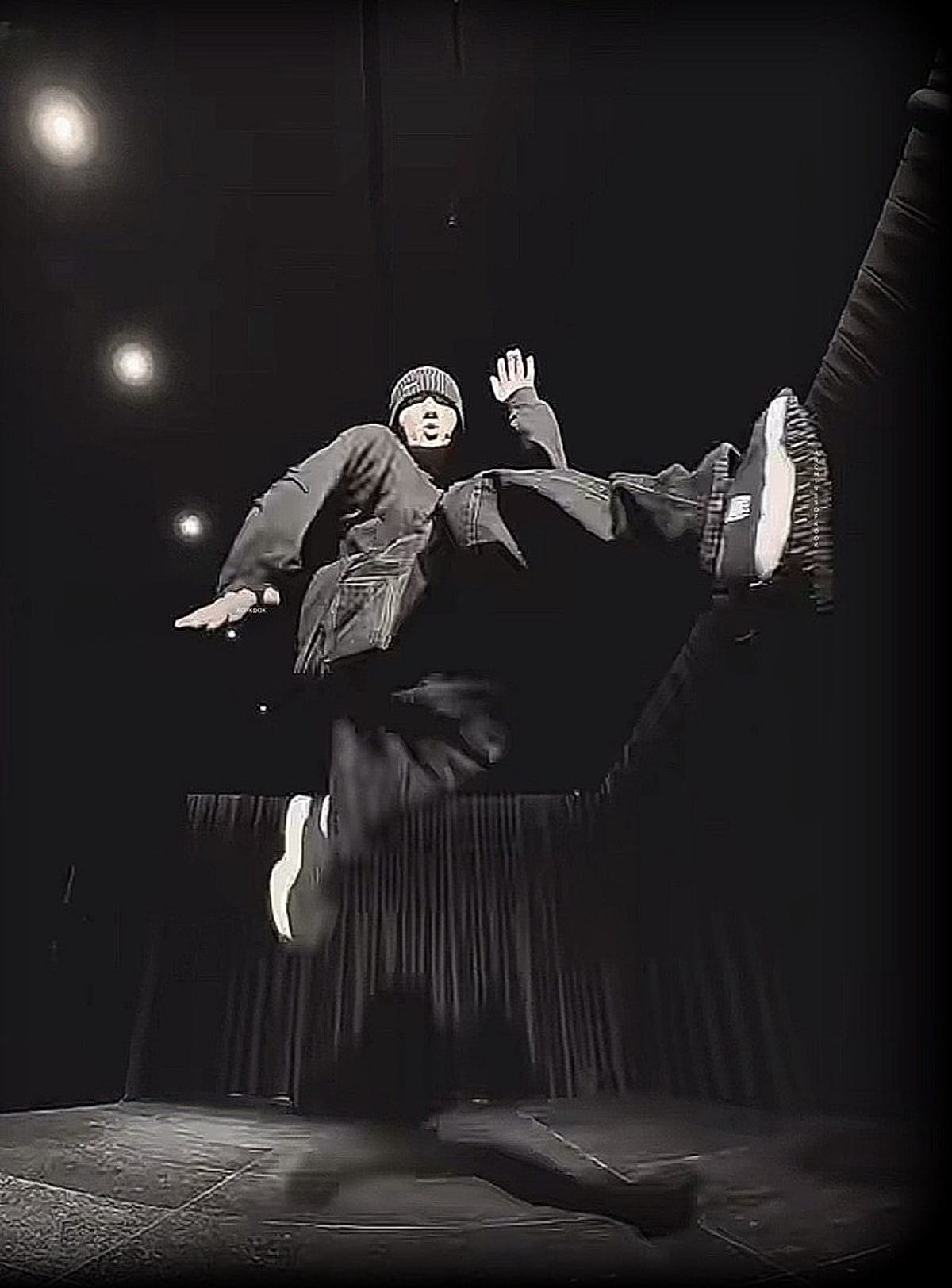 จองกุก BTS: เจ้าพ่อ TikTok Dance Challenge "Two" และผู้ทรงอิทธิพลระดับโลก!