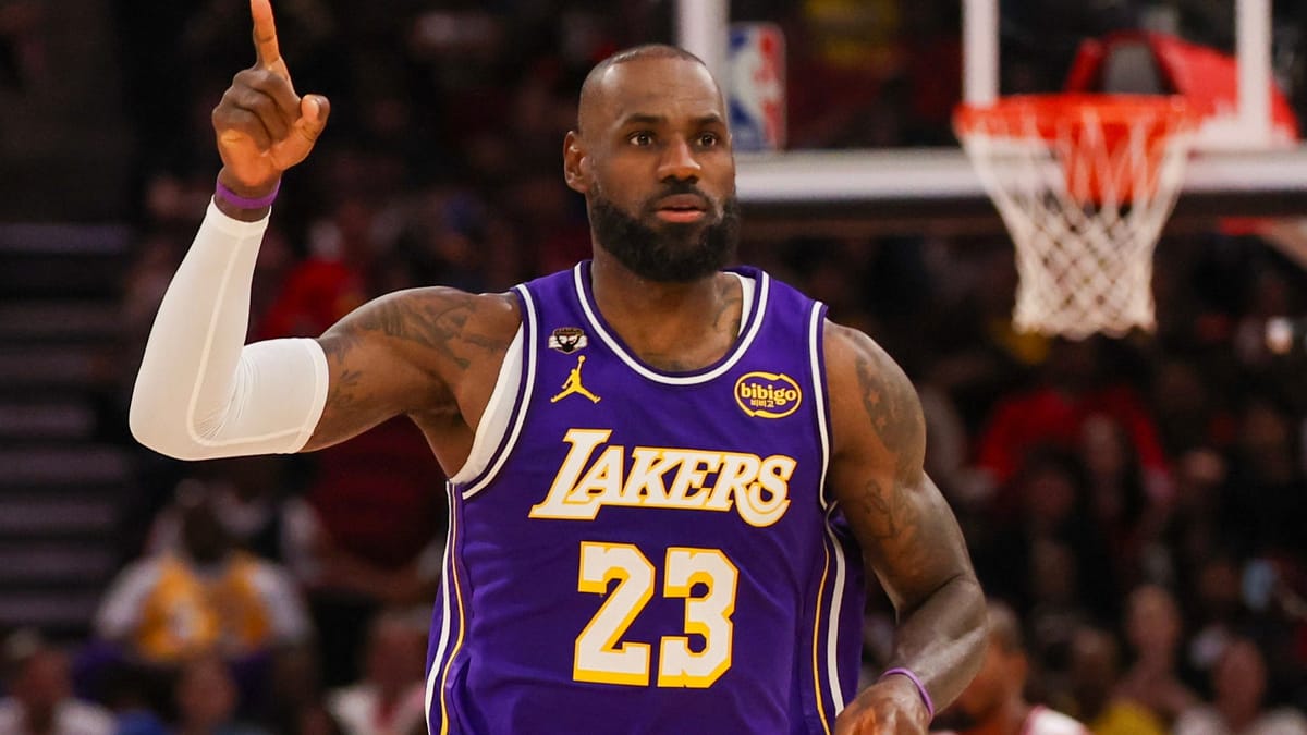 NBA: เมื่อ LeBron James ทุบทุกสถิติ และการตลาดใช้มีมคว้าใจแฟน