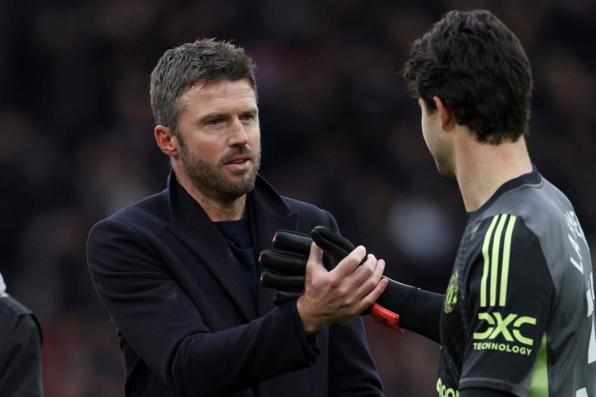 พรีเมียร์ลีก: เมื่อลูกตั้งเตะกลายเป็น "สงคราม" – Michael Carrick ชี้สมดุลเกมที่หายไป