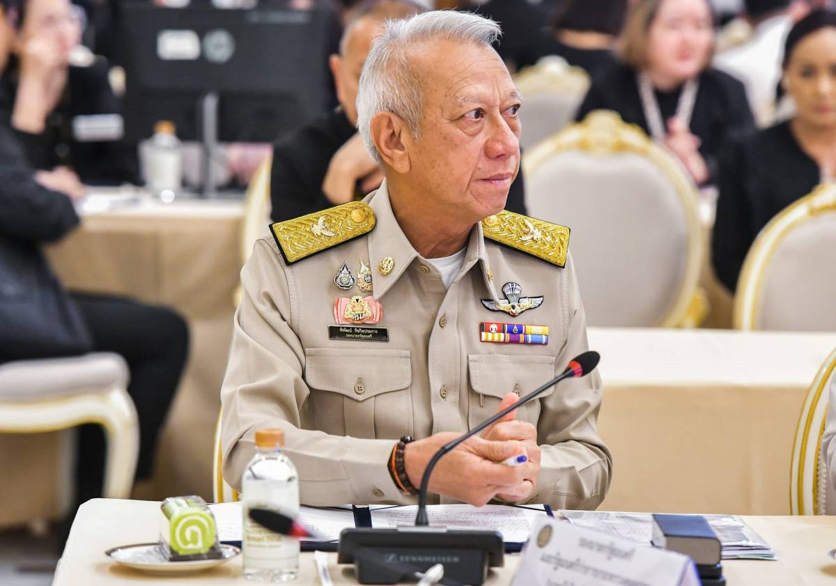 วิกฤตน้ำมัน: รัฐบาลเร่งแก้ปัญหา สร้างความมั่นใจ "น้ำมันเพียงพอ ไม่ขาดแคลน"