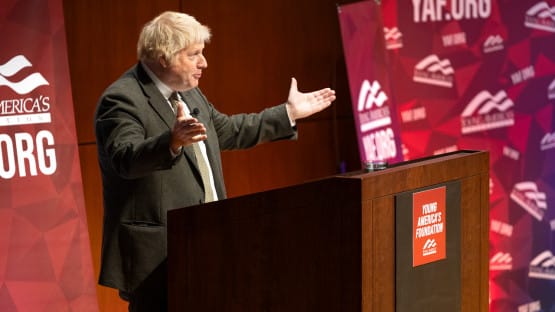 บอริส จอห์นสัน: จากปาฐกถา "ตะวันตกต้องรอด" สู่ข้อครหาเงินทุนปริศนา