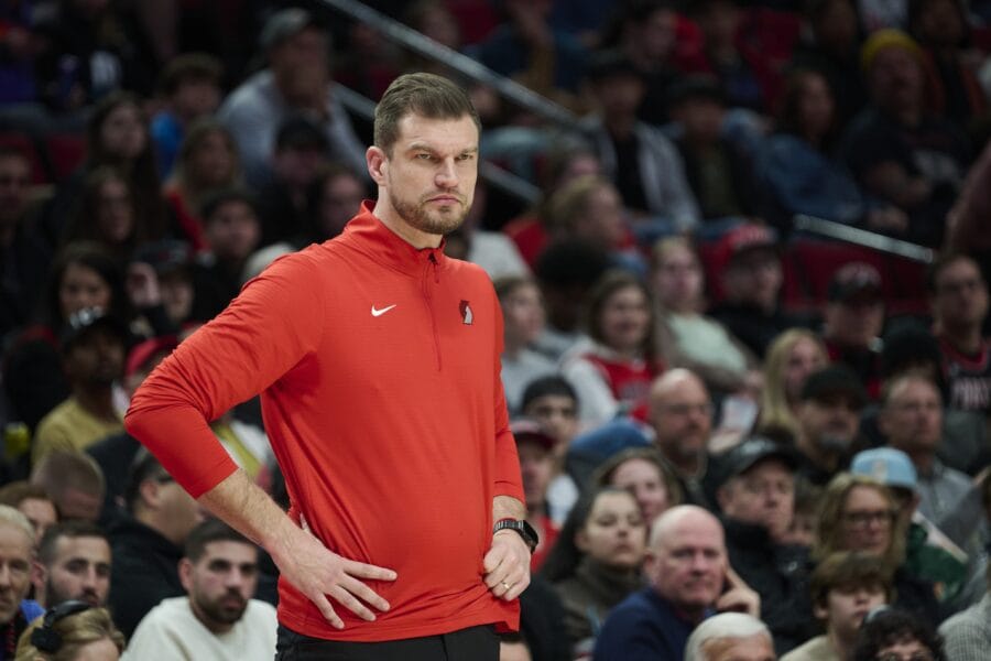 Spurs สองโลก: บทบาทใหม่ของ Tiago Splitter และความท้าทายหนีตกชั้นของท็อตแนม