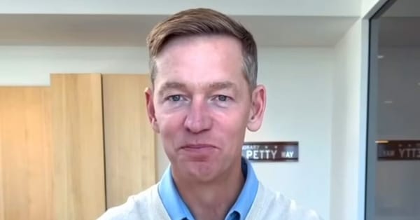 พลังแห่ง "Fast": ถอดบทเรียนจากศึกเบอร์เกอร์ไวรัลสู่การตลาดฉับไวในโลกดิจิทัล