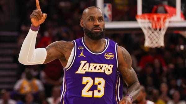 NBA: เมื่อ LeBron James ทุบทุกสถิติ และการตลาดใช้มีมคว้าใจแฟน