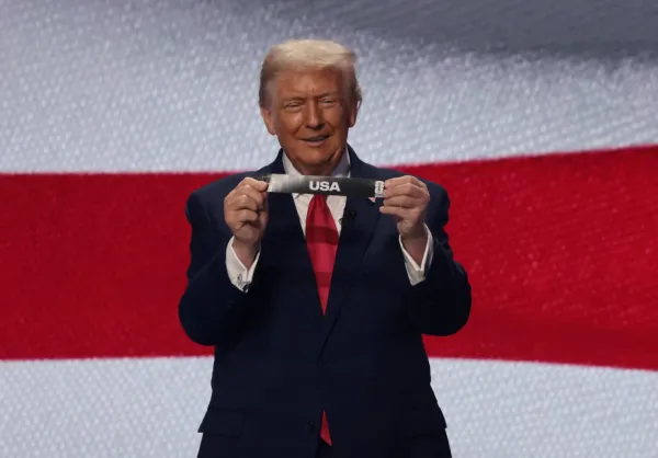 ทรัมป์อ้างอิหร่าน ‘เตรียมยอมแพ้’ ท่ามกลางสงครามเดือด: เสียงจาก G7 และความคลางแคลงในใจชาวอิหร่าน