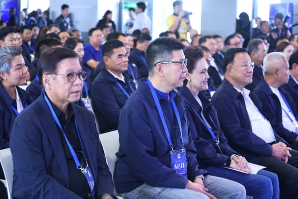 อนุทิน 2 ครม.สไตล์ 'คนละครึ่ง': กลยุทธ์ผสมผสานเพื่อภาพลักษณ์และเสถียรภาพทางการเมือง