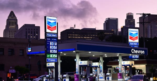 ราคาน้ำมันพุ่ง จุดเปลี่ยนสู่ยุคทองของรถยนต์ไฟฟ้า (EV) ในไทยและทั่วโลก