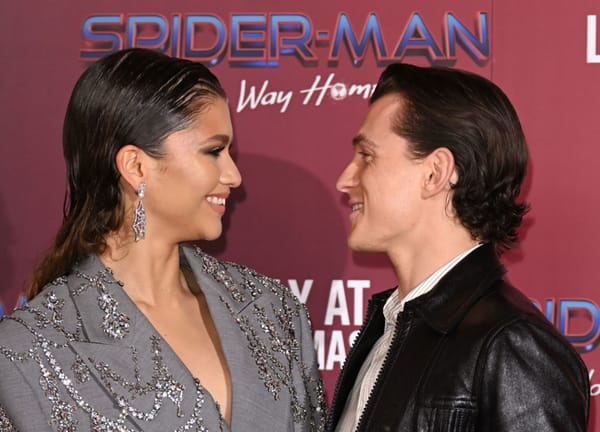 Zendaya และ Tom Holland แต่งงานแล้วจริงหรือ? เจาะลึกข่าวลือความเป็นส่วนตัวและสไตล์ของคู่รักซูเปอร์สตาร์