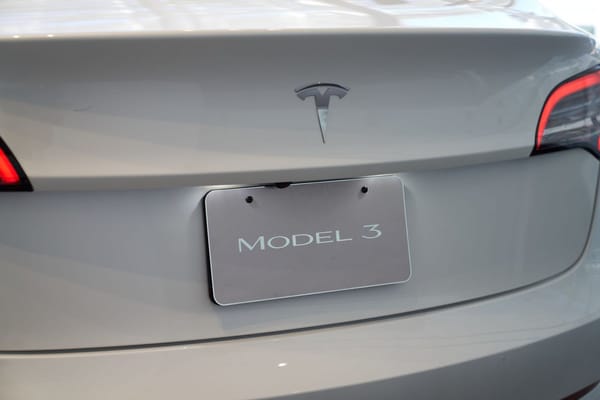 Tesla Model 3: นวัตกรรมที่มาพร้อมความท้าทายและโอกาสในไทย