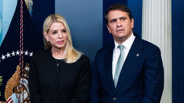 Pam Bondi: การอำลาตำแหน่งอัยการสูงสุดสหรัฐฯ และเบื้องหลังความสัมพันธ์กับทรัมป์